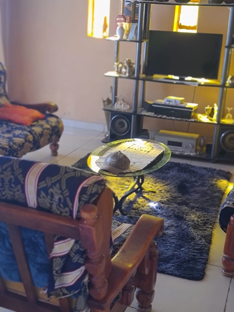 3 Bedroom Property for Sale in Molifi Tau Kloof Free State